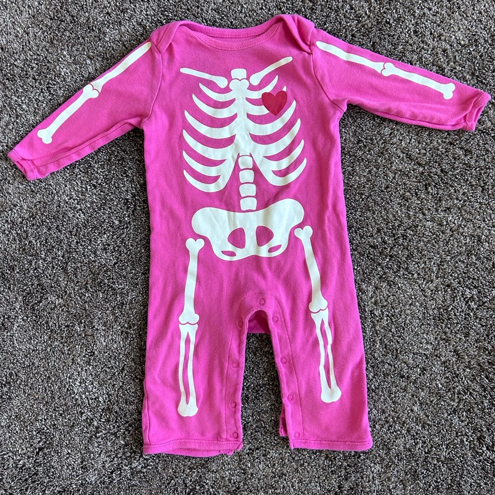 Old Navy Hot Pink Skeleton Footie with Red Heart Accent Size 6-12 months